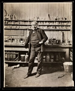 Thomas Edison en su laboratorio, 1906 de Byron Company